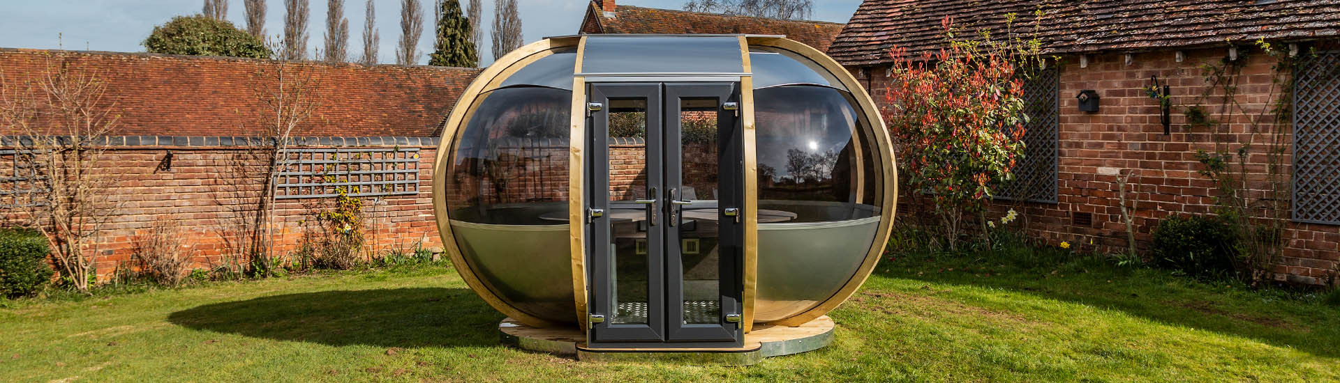Rotating Pod Medium Ovalhouse Garden Room