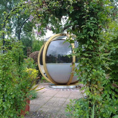 Ornate Garden Rotating Seater