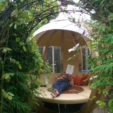 Ornate Garden Rotating Seater