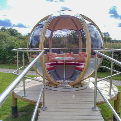 Ornate Garden Rotating Seater