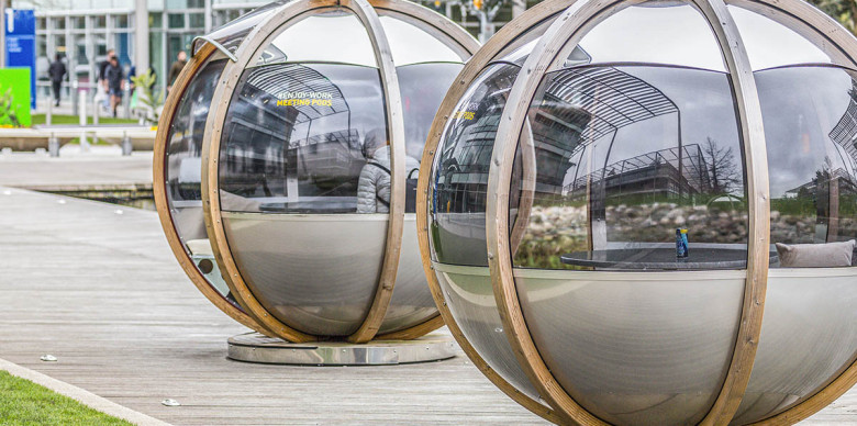 Rotating Garden Rotating Seater